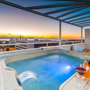 Sunset Penthouse With Jacuzzi And Seaview Apartman